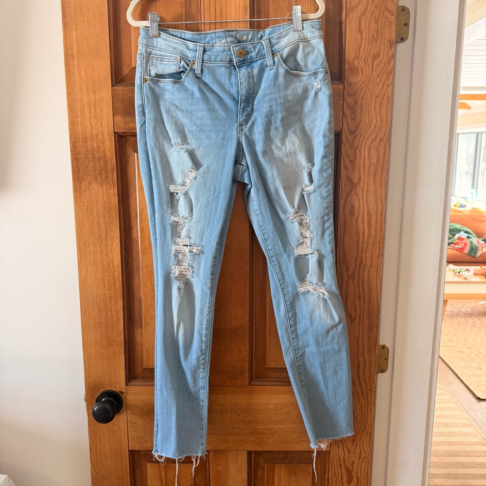 Universal Thread Light Blue Distressed Skinny Jeans